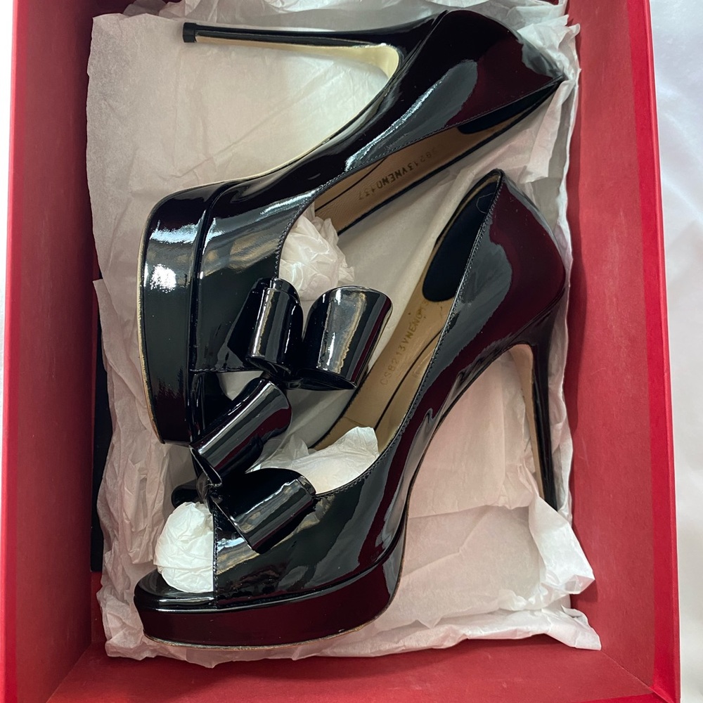 VALENTINO • Heels • Black Patent Leather • 37 • EUC